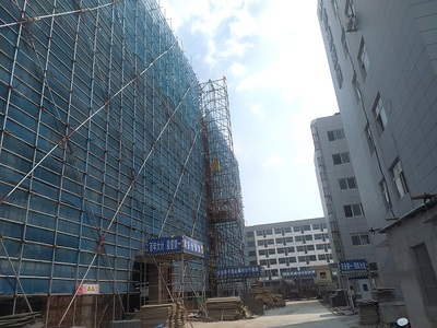 华通一体化智慧工业园区新建综合大楼顺利结顶